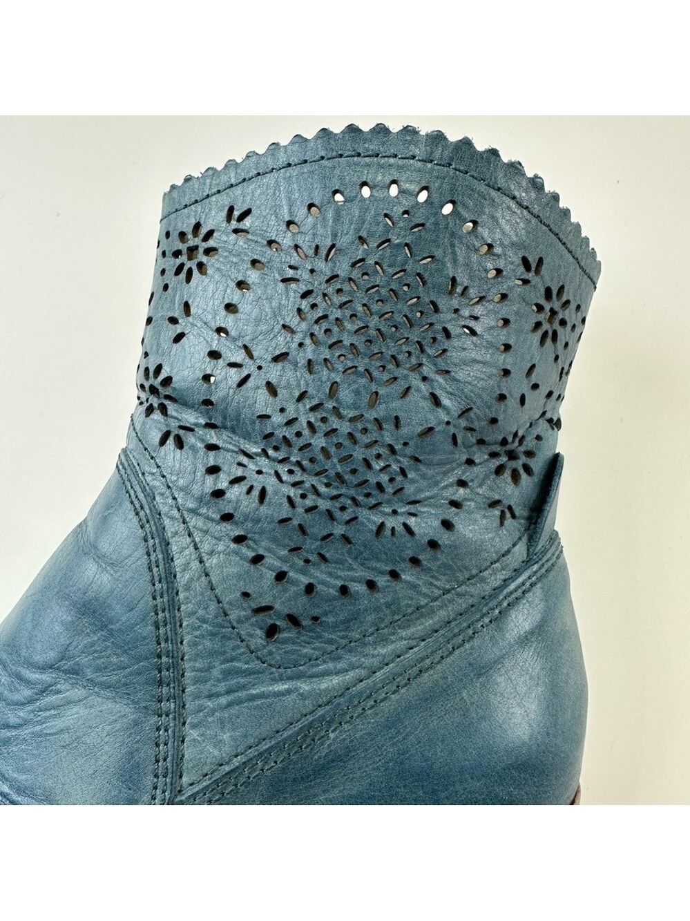 Spiral blue perforated western Boots Womens Sz 40 Leather ankle Coastal Cowgirl - Picture 12 of 14